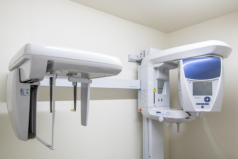 パノラマレントゲン写真と顎関節CTで診る、歯科用CTの重要性